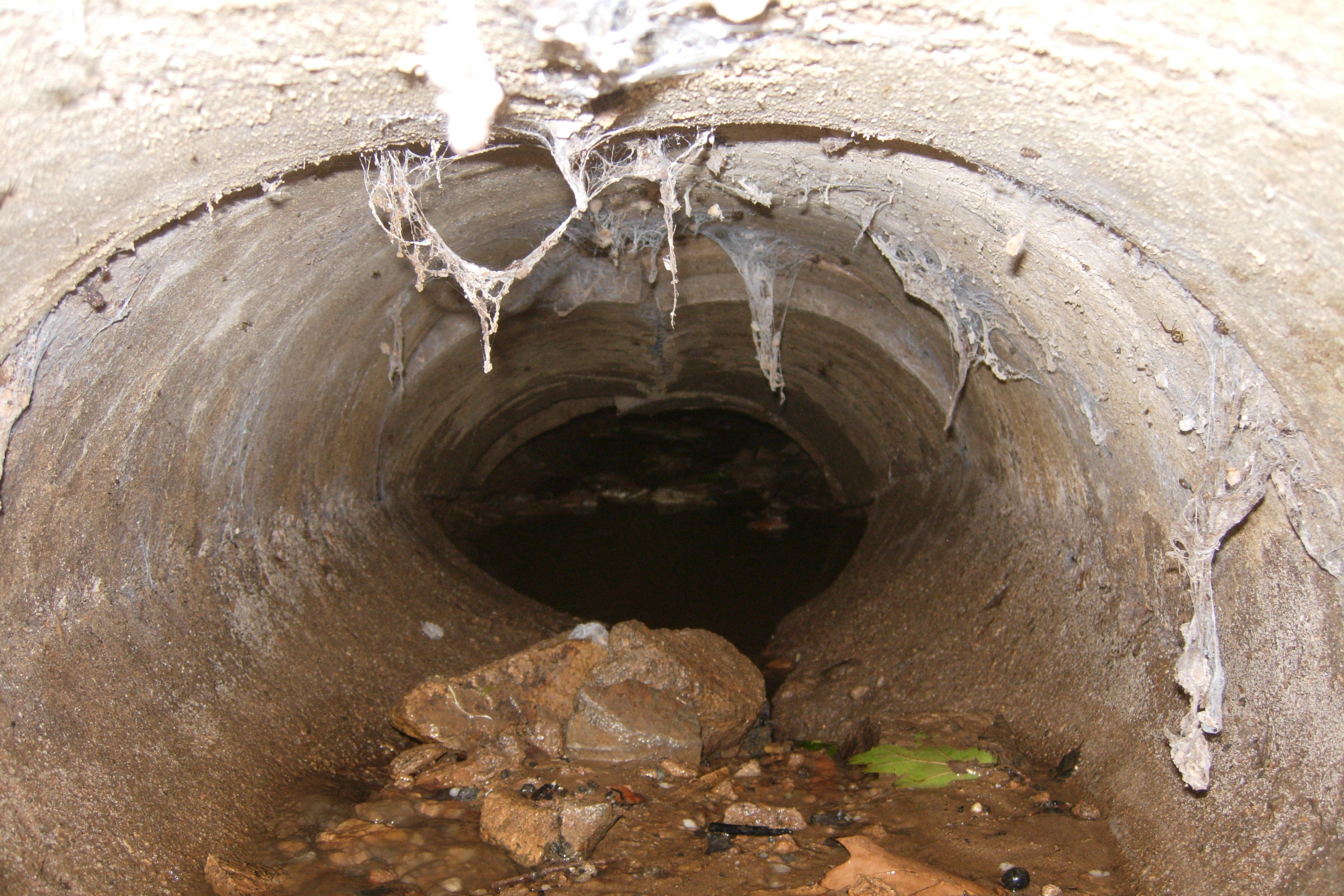 Oprava poškozené kanalizace po přívalových deštích 2014 v obce Tažovice
